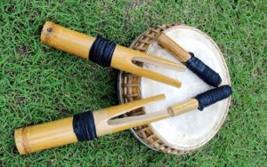 alat musik tradisional sulawesi barat